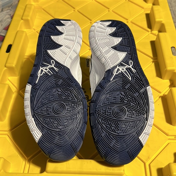 Nike Kyrie 6 TB Promo - Picture 4 of 5
